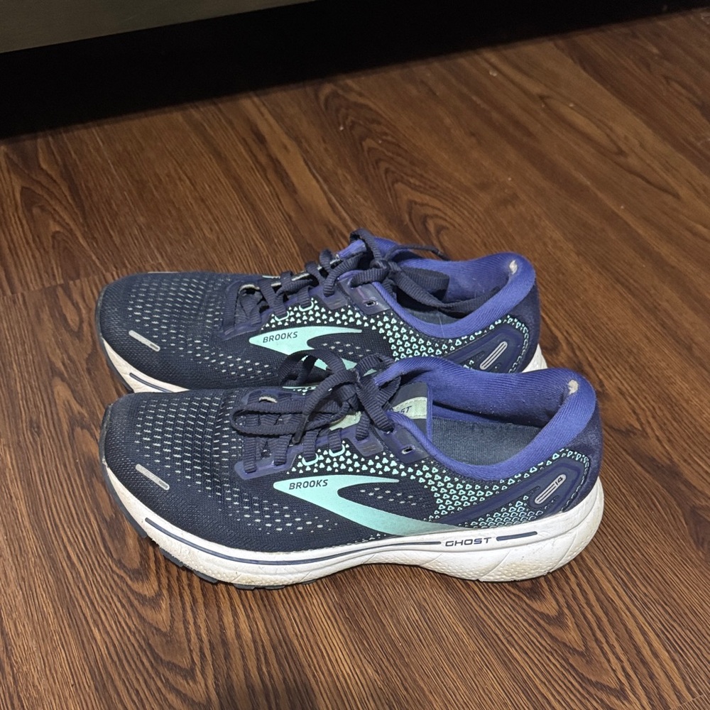 Brooks Women's Blue and Teal Athletic Shoes